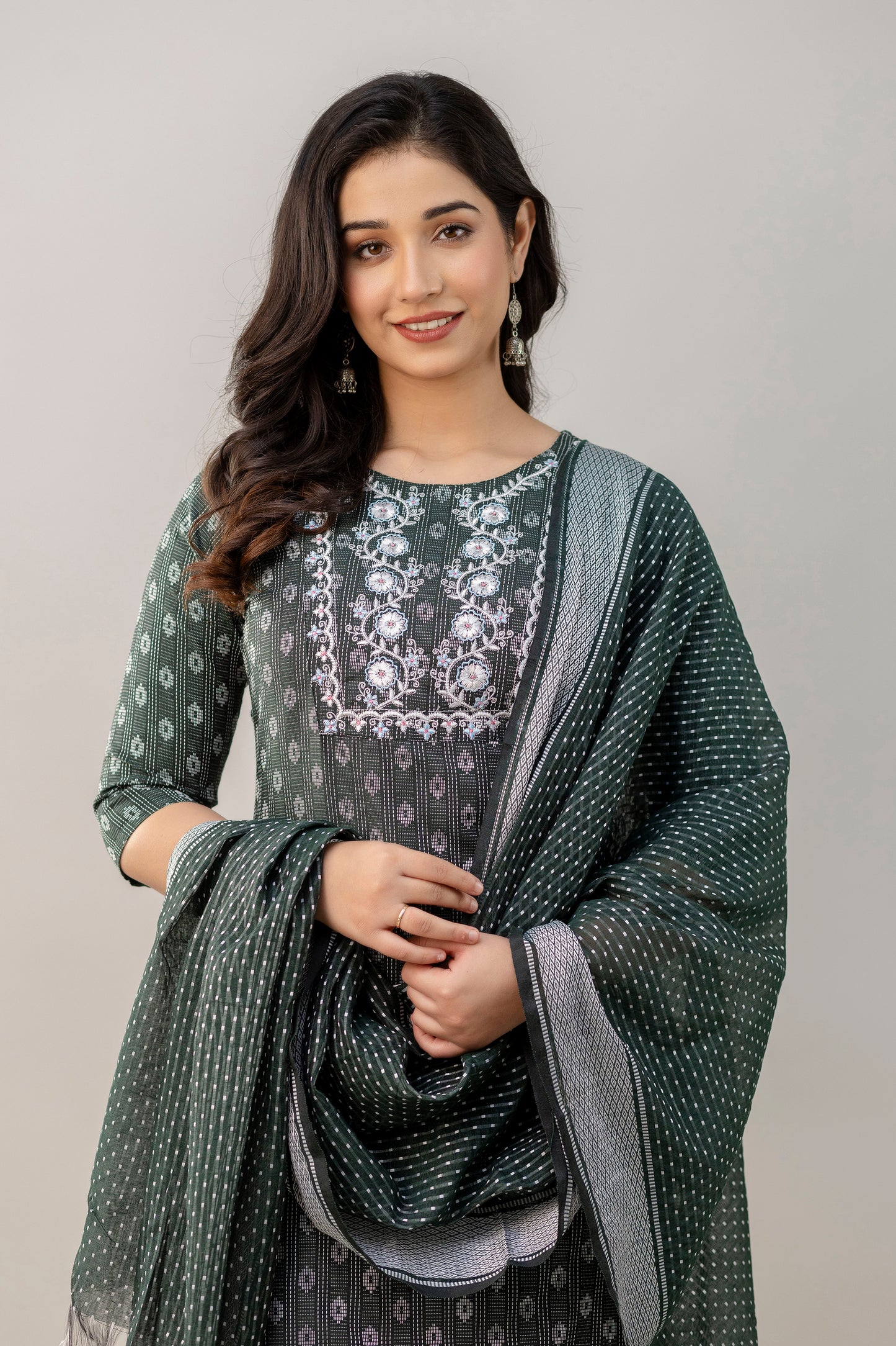 Women Cotton Blend Kurta Pant Dupatta Set