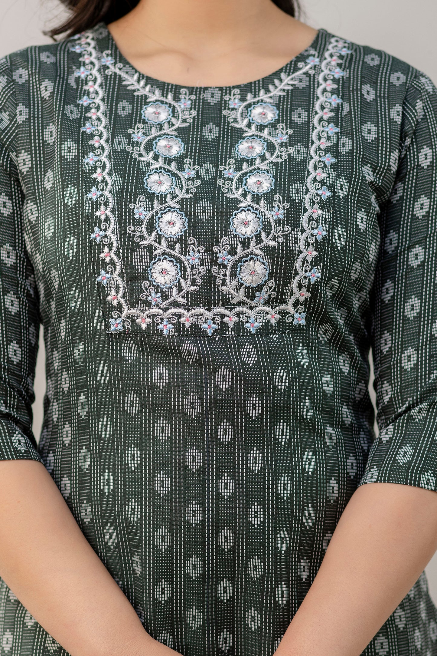 Women Cotton Blend Kurta Pant Dupatta Set