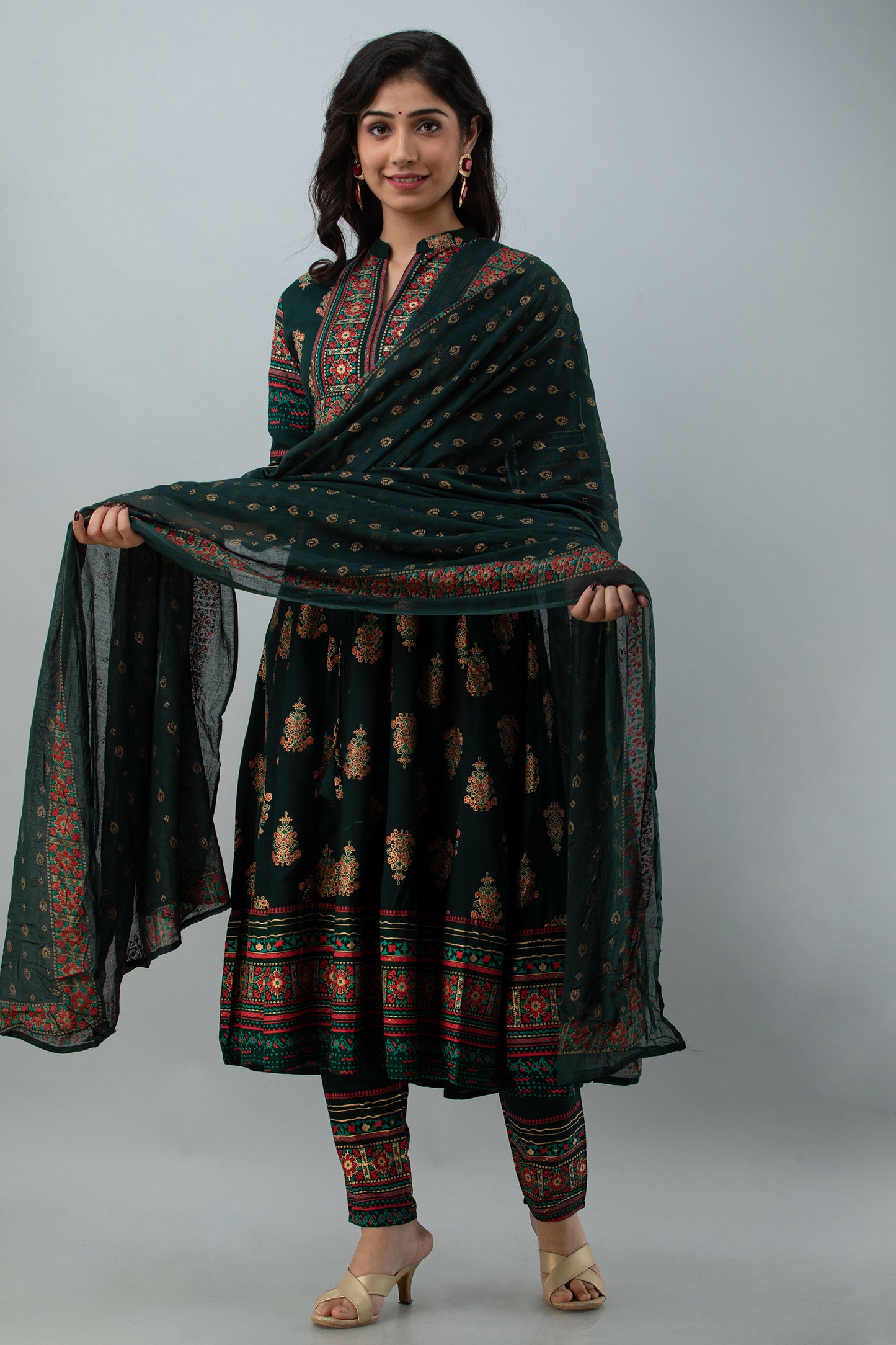 Women Viscose Rayon Kurta Pant Dupatta Set