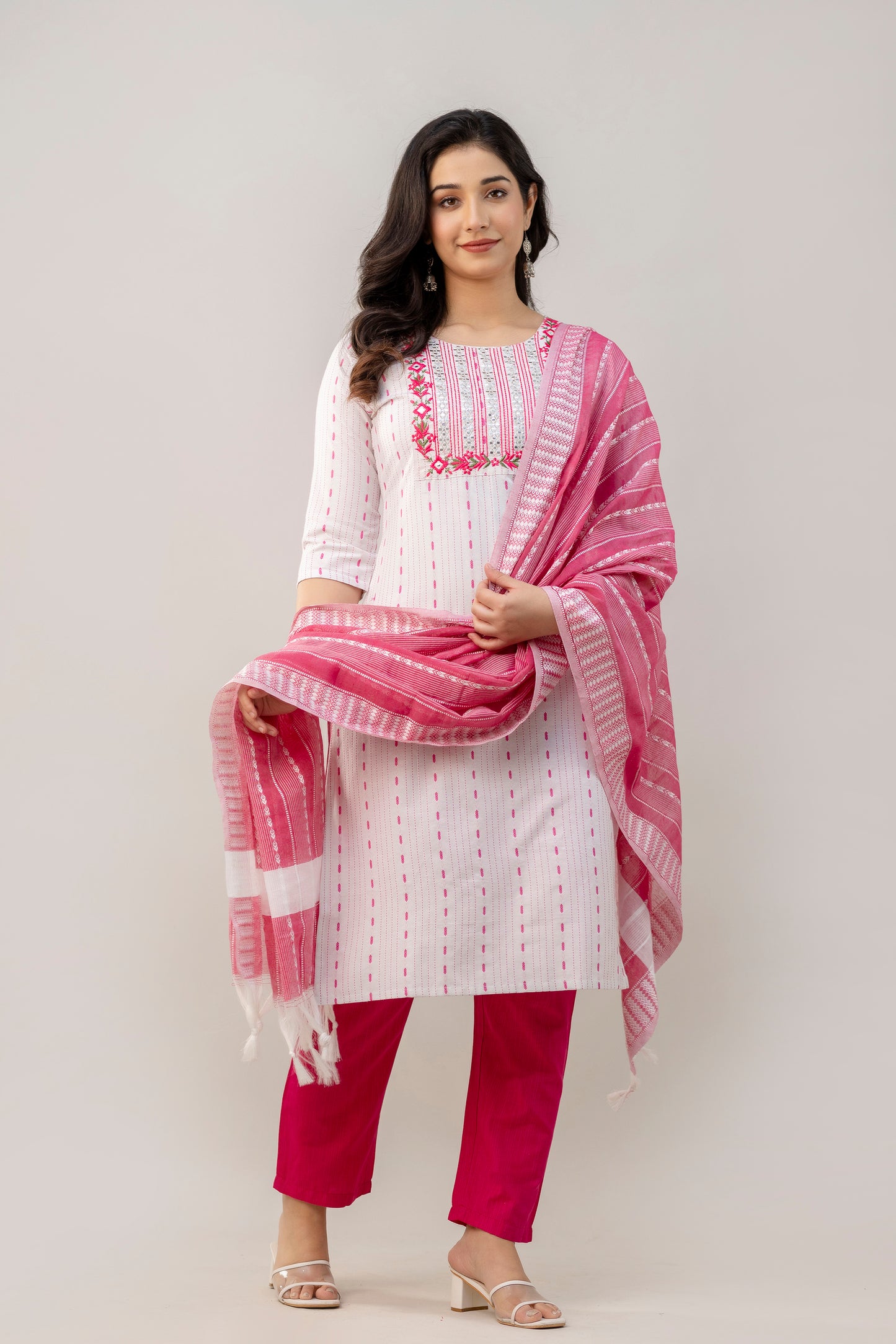 Women Cotton Blend Kurta Pant Dupatta Set