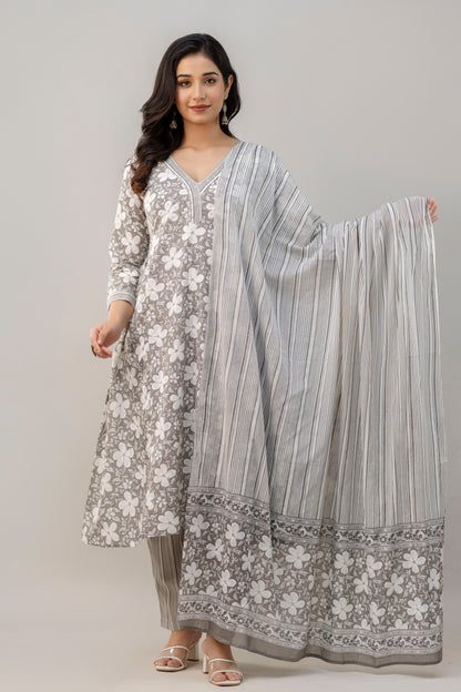 Women Viscose Rayon Kurta Pant Dupatta Set