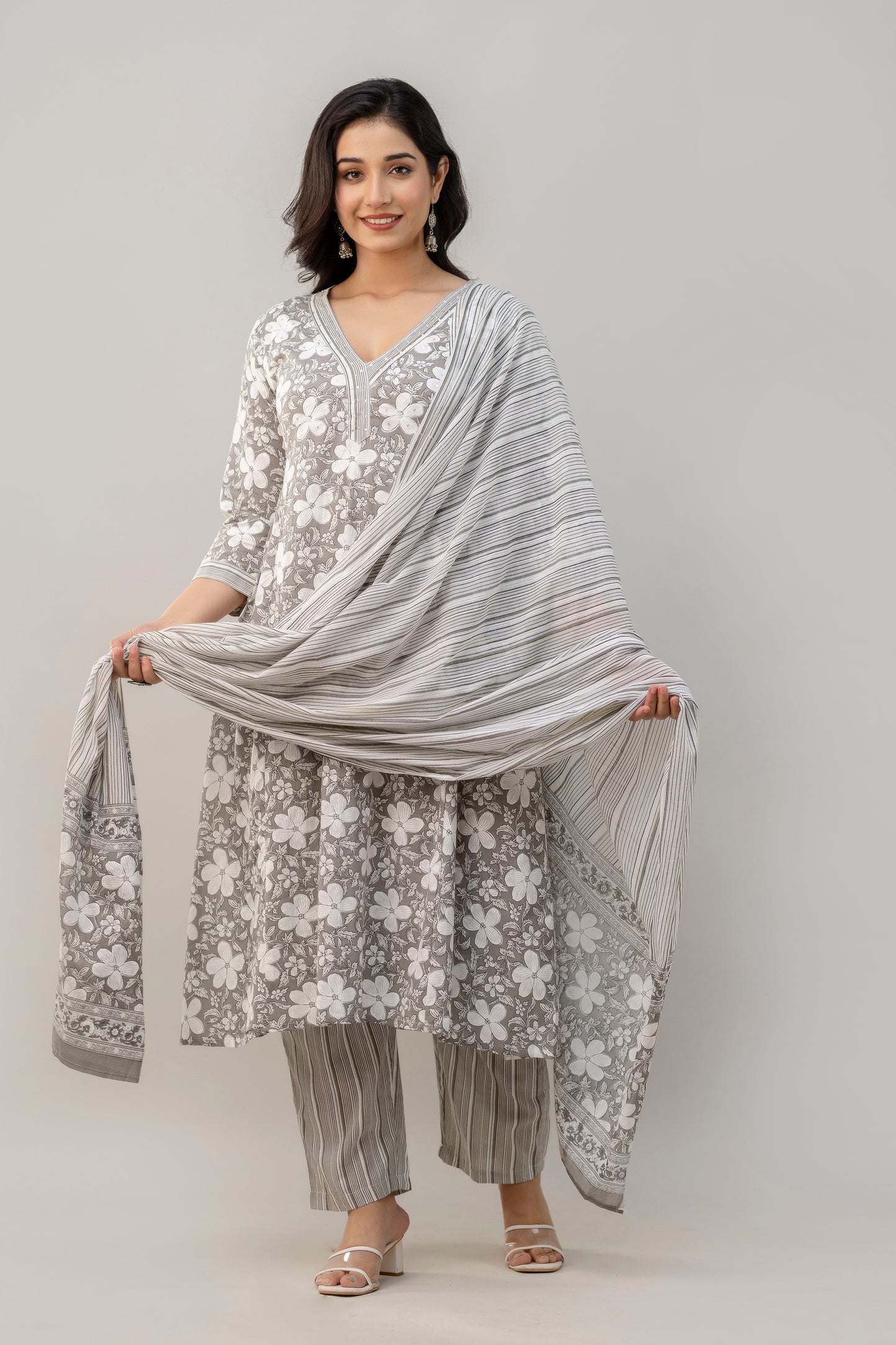 Women Viscose Rayon Kurta Pant Dupatta Set